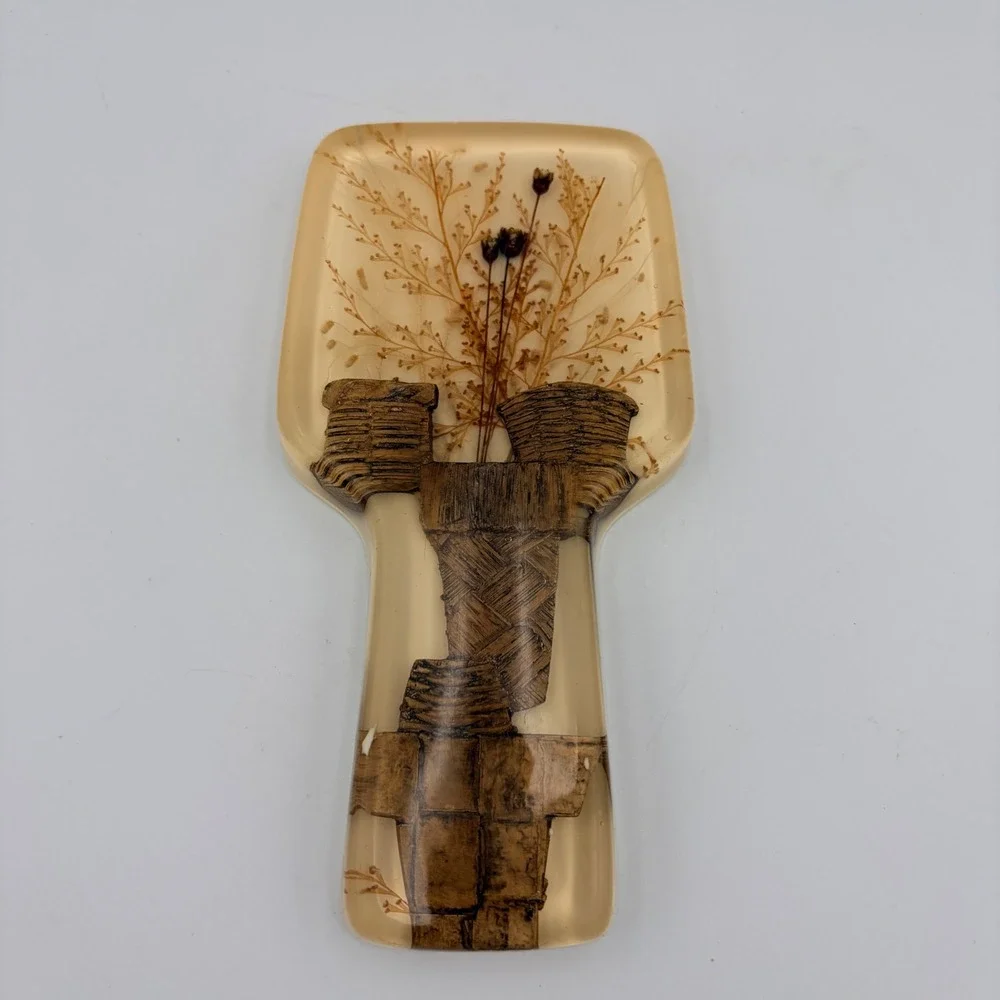 Vintage Resin Spoon Rest with Dried Flowers and Woven‎ Detail